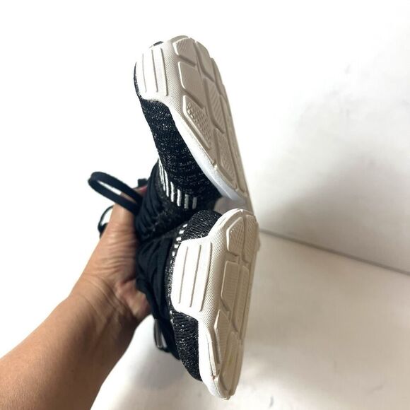 adidas Swift Run Womens 9 Black Silver White Running Shoe EG7984 Low Top Lace Up - Picture 7 of 11